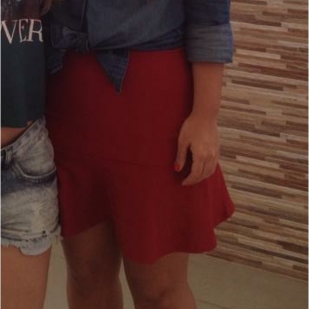 Cute body on red/wine skirt
